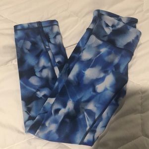 Lululemon leggings size 6